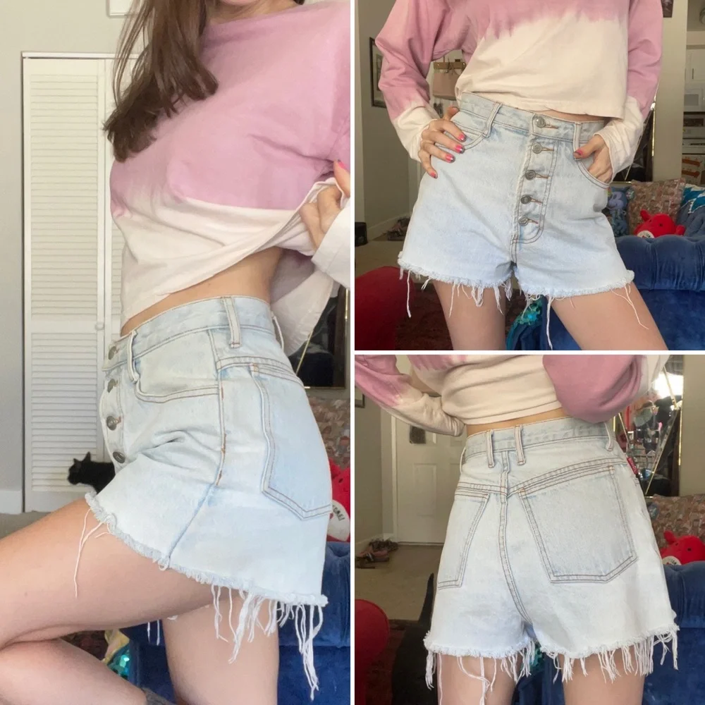 SOLD Vintage BONGO Distressed Light Wash Denim High-Waist Shorts - Picture 3 of 13